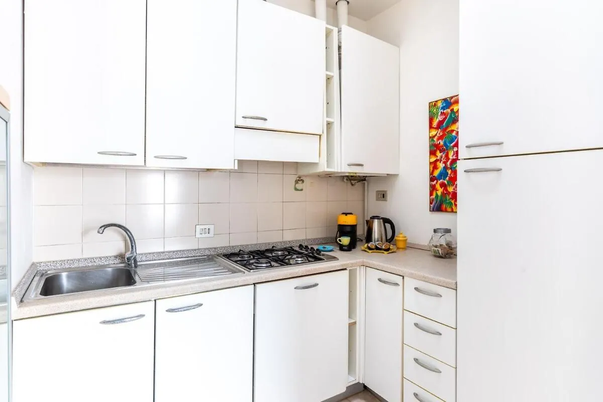 Suite Con Bagno Privato Con Wifi A 200M Dalla Metro Милан Апартаменты