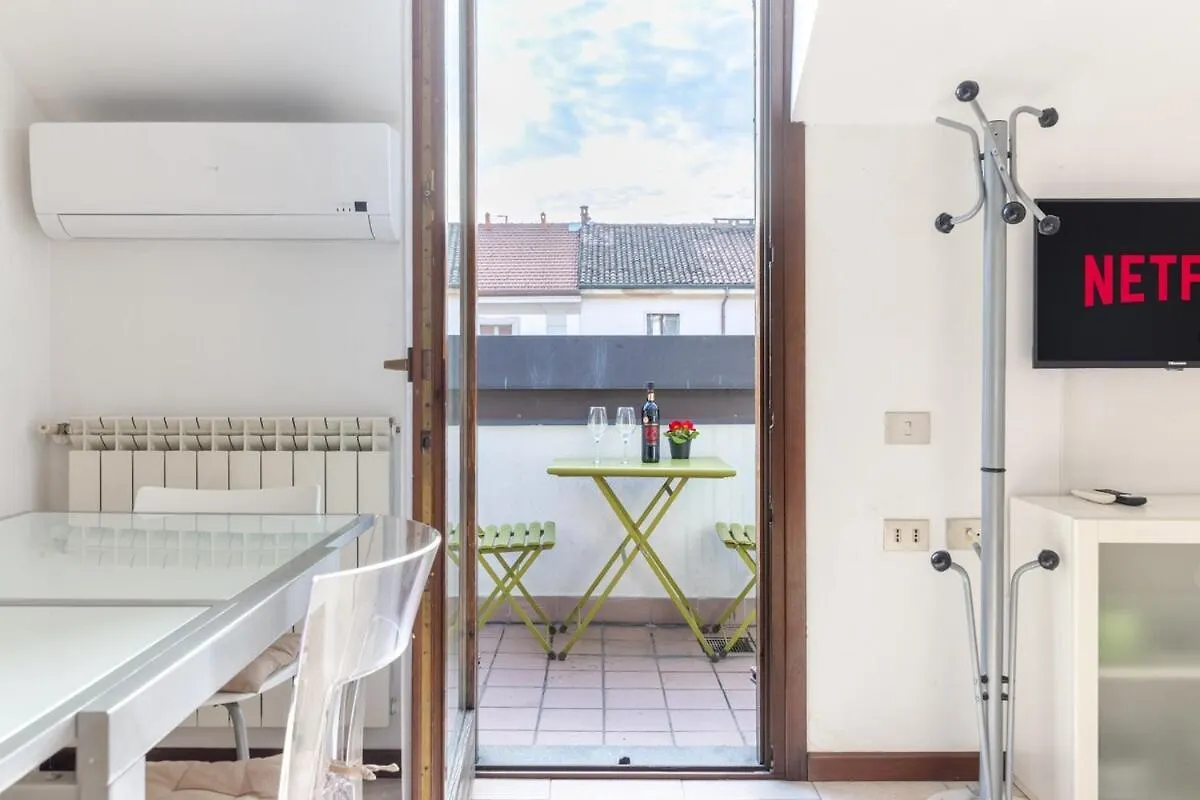 Suite Con Bagno Privato Con Wifi A 200M Dalla Metro Milano Daire