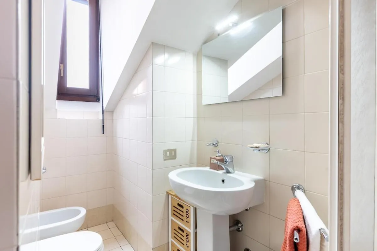 Suite Con Bagno Privato Con Wifi A 200M Dalla Metro Milão Apartamento